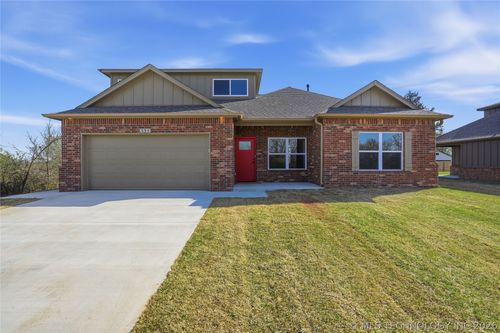 1532 E Grayson Eastavenue, Sapulpa, OK, 74066 | Card Image
