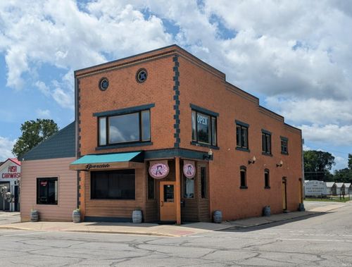 202 S Broadway, Peru, IN, 46970-2844 | Card Image