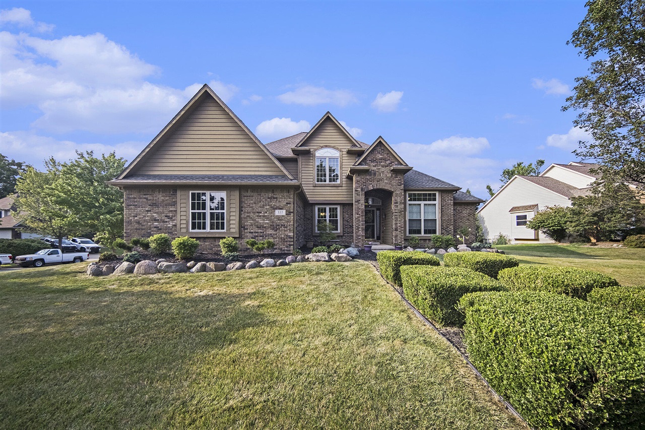 Castlebury Cir, Saline, MI 48176