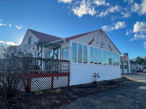 580 Mast Rd, Manchester, NH, 03102-1156 | Card Image