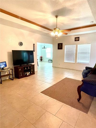 6222 Queen Bess Drive, House other with 3 bedrooms, 2 bathrooms and null parking in Corpus Christi TX | Image 2