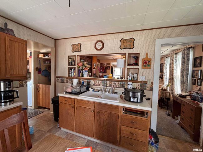 451 S Grove St, House other with 3 bedrooms, 2 bathrooms and null parking in Kewanee IL | Image 5