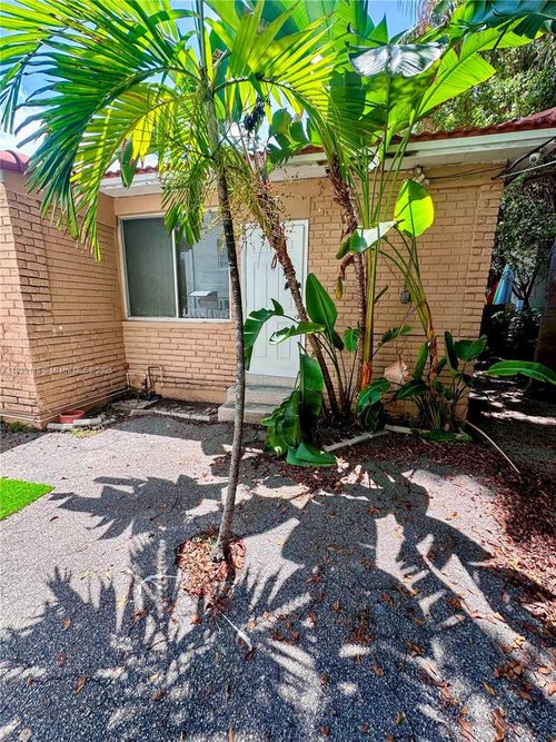 d2-9065 Harding Ave, Surfside, FL, 33154-3225 | Card Image