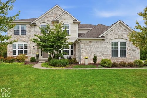 4824 S Cobblestone Dr, Zionsville, IN, 46077-8984 | Card Image