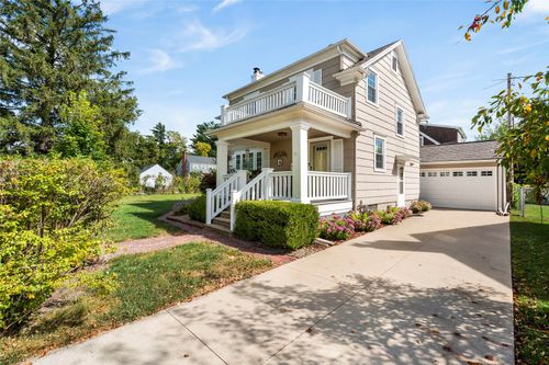 330 Crescent St Se, Cedar Rapids, IA, 52403-2832 | Card Image