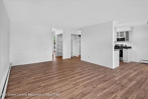 4-1043 Kimberly Dr, Lansing, MI, 48912-4834 | Card Image