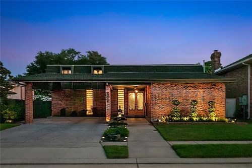 5593 Jacquelyn Ct, New Orleans, LA, 70124-1046 | Card Image