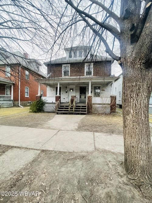 854 1/2 Memorial Ave, Williamsport, PA, 17701-4737 | Card Image