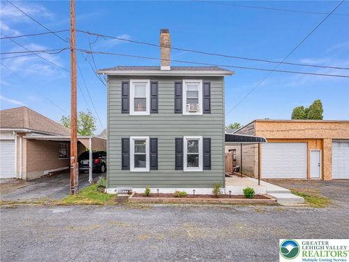 1015 Crane St, CATASAUQUA, PA, 18032-2765 | Card Image