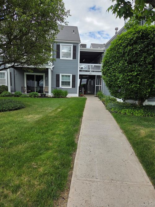 e-302 Commons Way, Fishkill, NY, 12524-1774 | Card Image