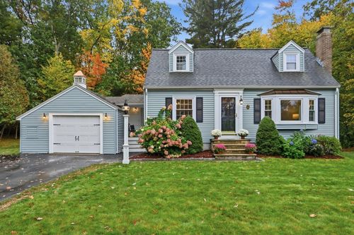 21 Curve St, Bedford, MA, 01730-2841 | Card Image