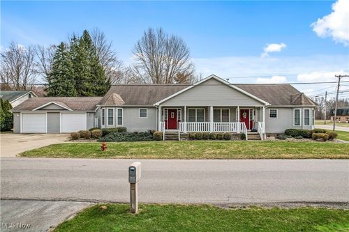 4591 Churchill Hubbard Rd, Youngstown, OH, 44505 | Card Image