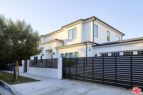 18911 Hatteras St, Tarzana, CA, 91356 | Card Image