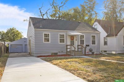 2403 Jefferson Street, House other with 3 bedrooms, 1 bathrooms and 2 parking in Bellevue NE | Image 1