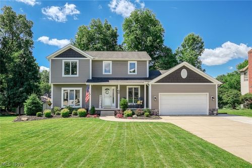 1560 Applewood Way, Uniontown, OH, 44685 | Card Image