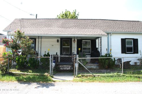 417 E 3rd St, Rocky Top, TN, 37769-2243 | Card Image