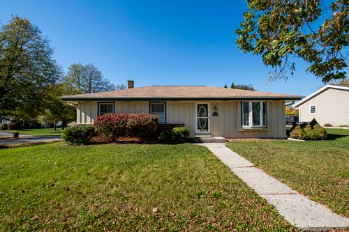 1102 Fairlane Ct, Waukesha, WI, 53188-2765 | Card Image