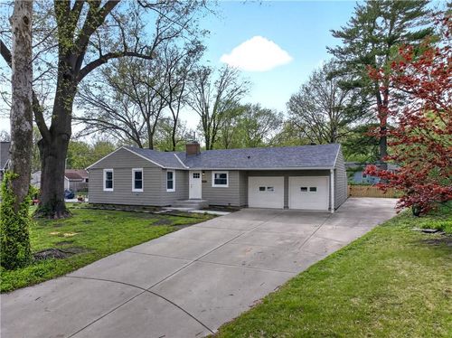 5105 W 73rd St, Prairie Village, KS, 66208-2434 | Card Image