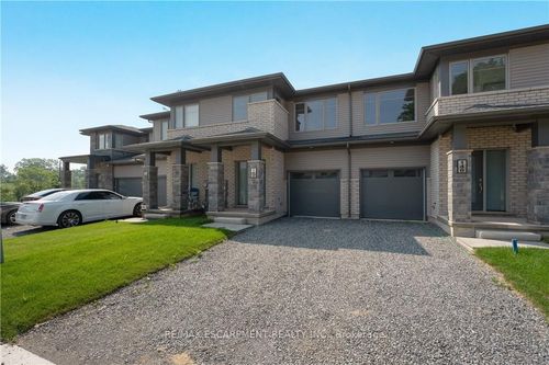 142 Willson Dr, Niagara Falls, ON, L3B5N5 | Card Image