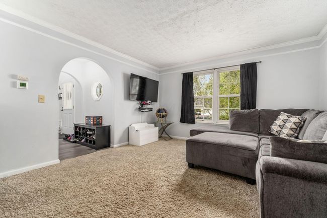 Living Room/Office | Image 13