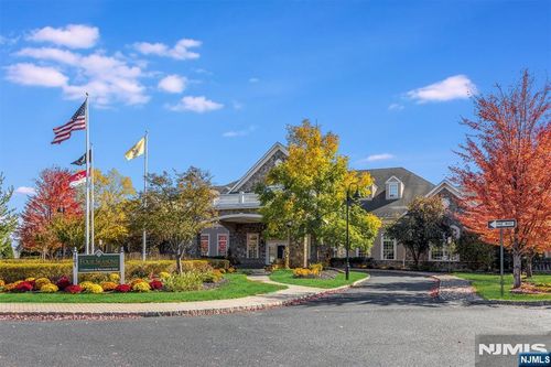 98 Quarry Dr, Woodland Park, NJ, 07424-4265 | Card Image