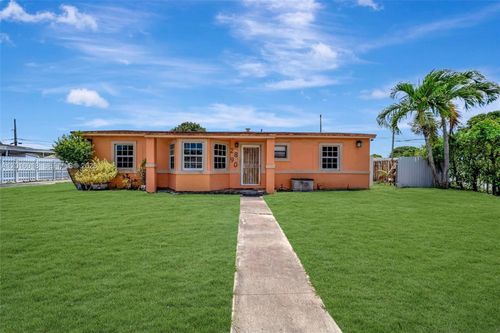 2890 Nw 160th St, Miami Gardens, FL, 33054-6840 | Card Image