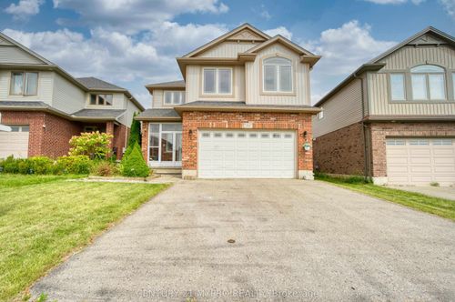 1036 Oakcrossing Rd, London, ON, N6H0A8 | Card Image