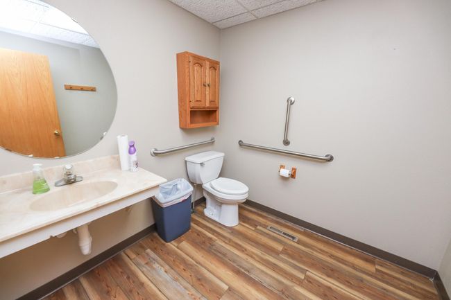 Bathroom | Image 13