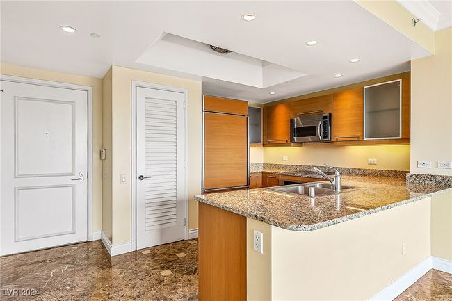 UNIT-903 - 322 Karen Ave, Home with 1 bedrooms, 2 bathrooms and 1 parking in Las Vegas NV | Image 6