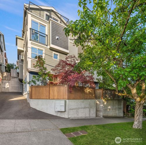 b-3670 Dayton Ave N, Seattle, WA, 98103-8511 | Card Image