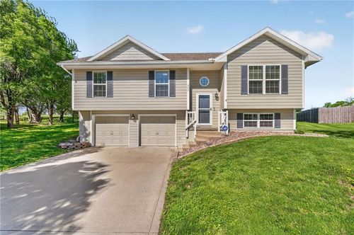 202 E 22nd St, Kearney, MO, 64060-7314 | Card Image