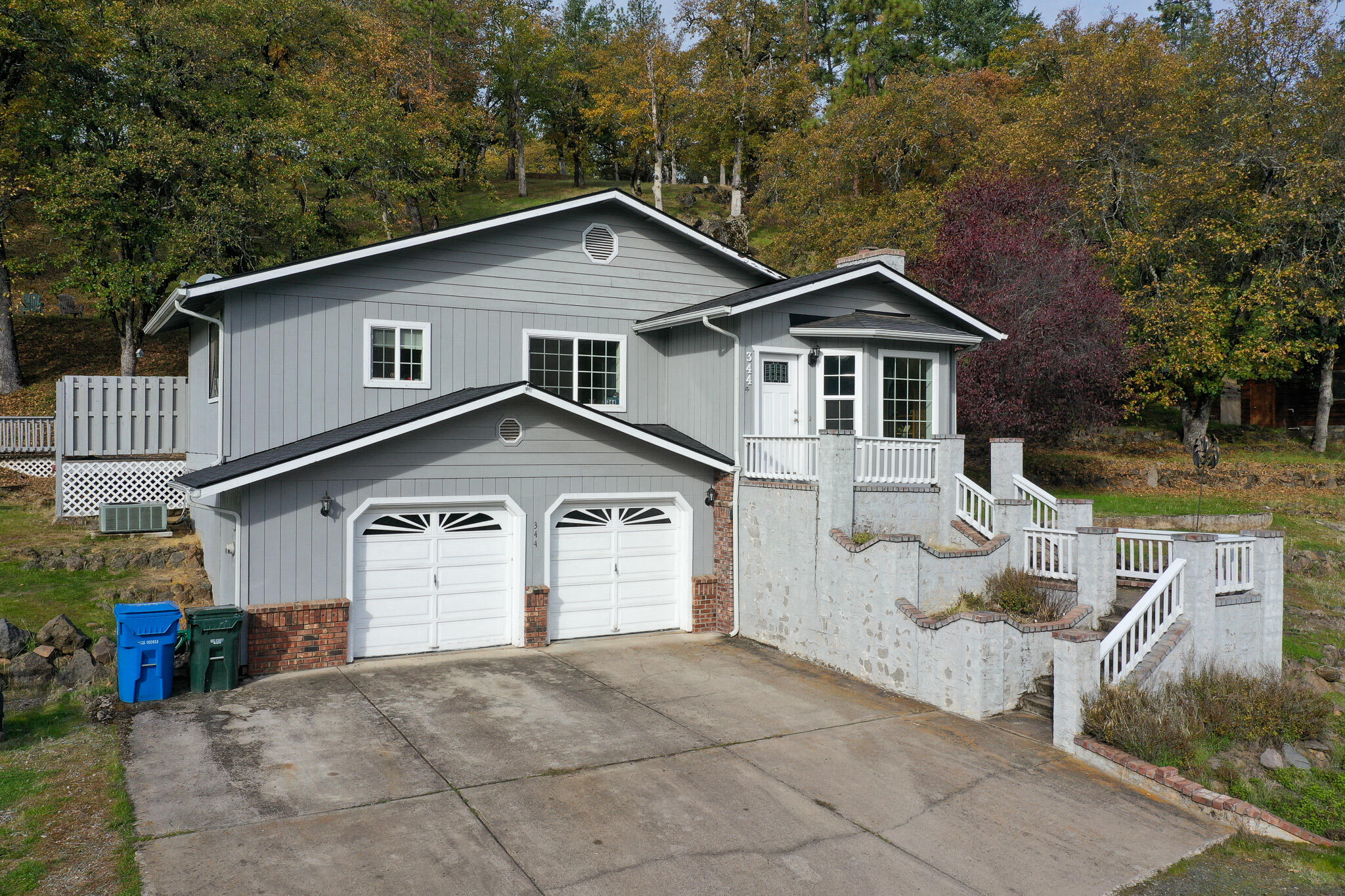 Rene Dr, Shady Cove, OR 97539