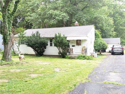 7567 Inland Dr, Olmsted Falls, OH, 44138-1441 | Card Image