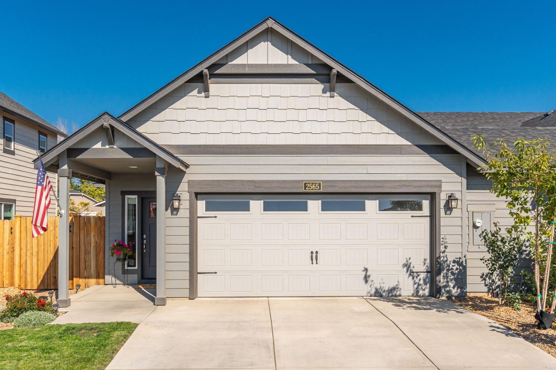 Teak Pl, Redmond, OR 97756