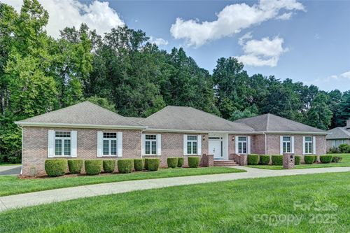 7 Ashley Pl, Hendersonville, NC, 28739-6155 | Card Image