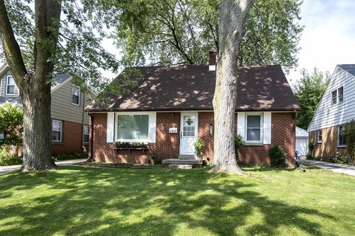 541 N 104th Street, Wauwatosa, WI, 53226 | Card Image