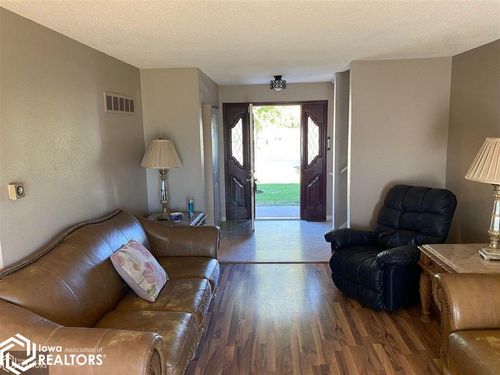 720 Pershing Street, Donnellson, IA, 52625 | Card Image