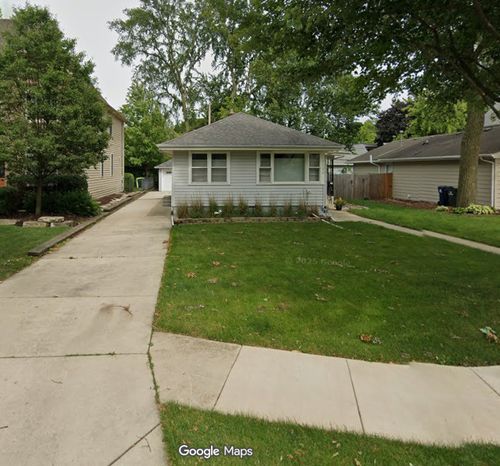 1132 N Main St, Naperville, IL, 60563-2636 | Card Image