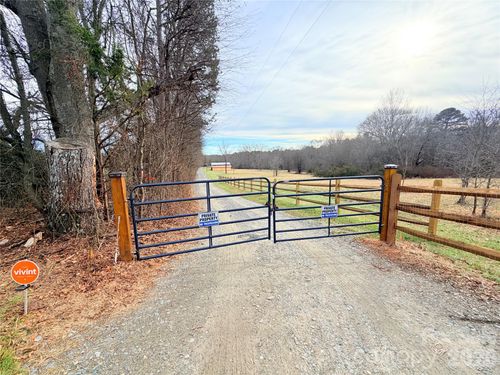 1266 Old Lincolnton Crouse Rd, Crouse, NC, 28033-8758 | Card Image