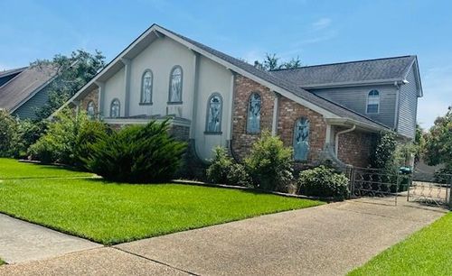 71 Verde St, Kenner, LA, 70065-1068 | Card Image
