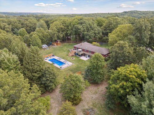 7999 Shadybrook Dr Se, Ada, MI, 49301-9305 | Card Image