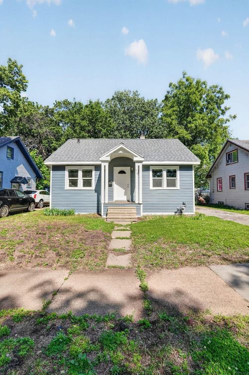 516 Cutler St, Waterloo, IA, 50703-2454 | Card Image