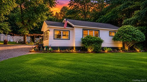 16 Upper Hillman Rd, Warwick, NY, 10990-2636 | Card Image