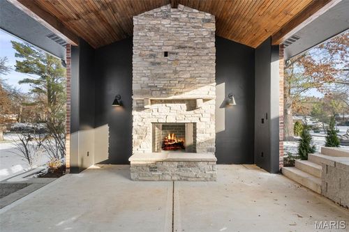 1534 Woodgate Dr, Frontenac, MO, 63131-4725 | Card Image