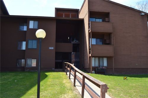 349 Village Blvd N, Baldwinsville, NY, 13027-3015 | Card Image