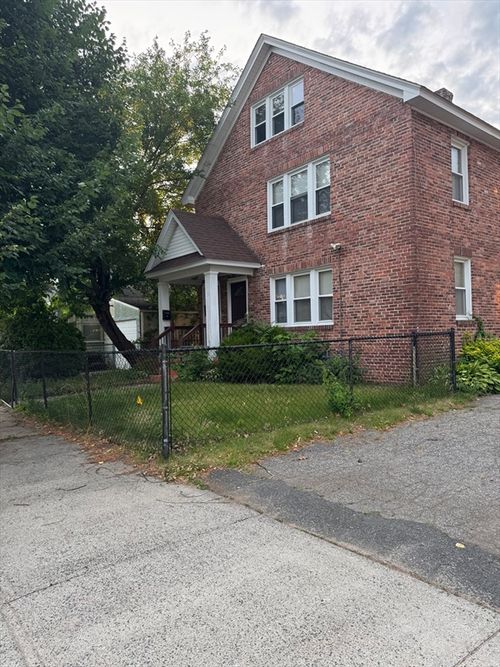 30-32 Colchester St, Springfield, MA, 01109 | Card Image