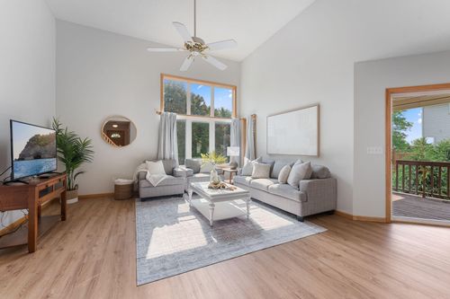 17460 Goodland Path, Lakeville, MN, 55044-7481 | Card Image