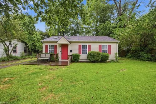 135 Peachtree Ln, Hampton, VA, 23669-2203 | Card Image