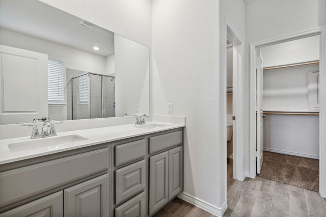 Primary Bathroom | Image 16