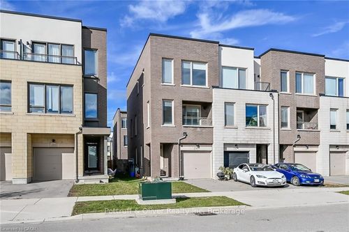 205 Sabina Dr, Oakville, ON, L6H0L4 | Card Image